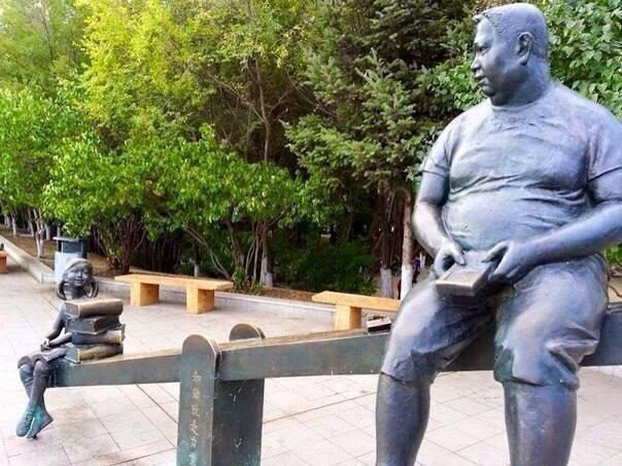 A estátua chinesa que remete à importância do conhecimento