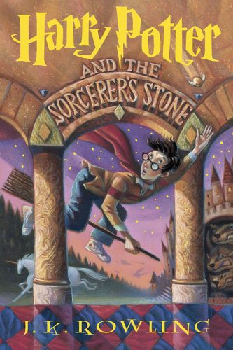 Capa de Harry Potter and the Sorcerer's Stone, por J.K. Rowling